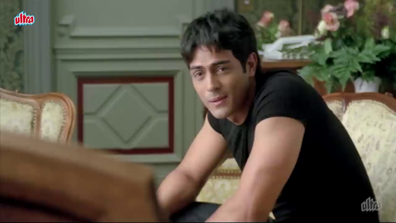 Pyaar Ishq Aur Mohabbat (2001) WEBRip Hindi 720p x264 AVC AAC 2.0.mkv.0003